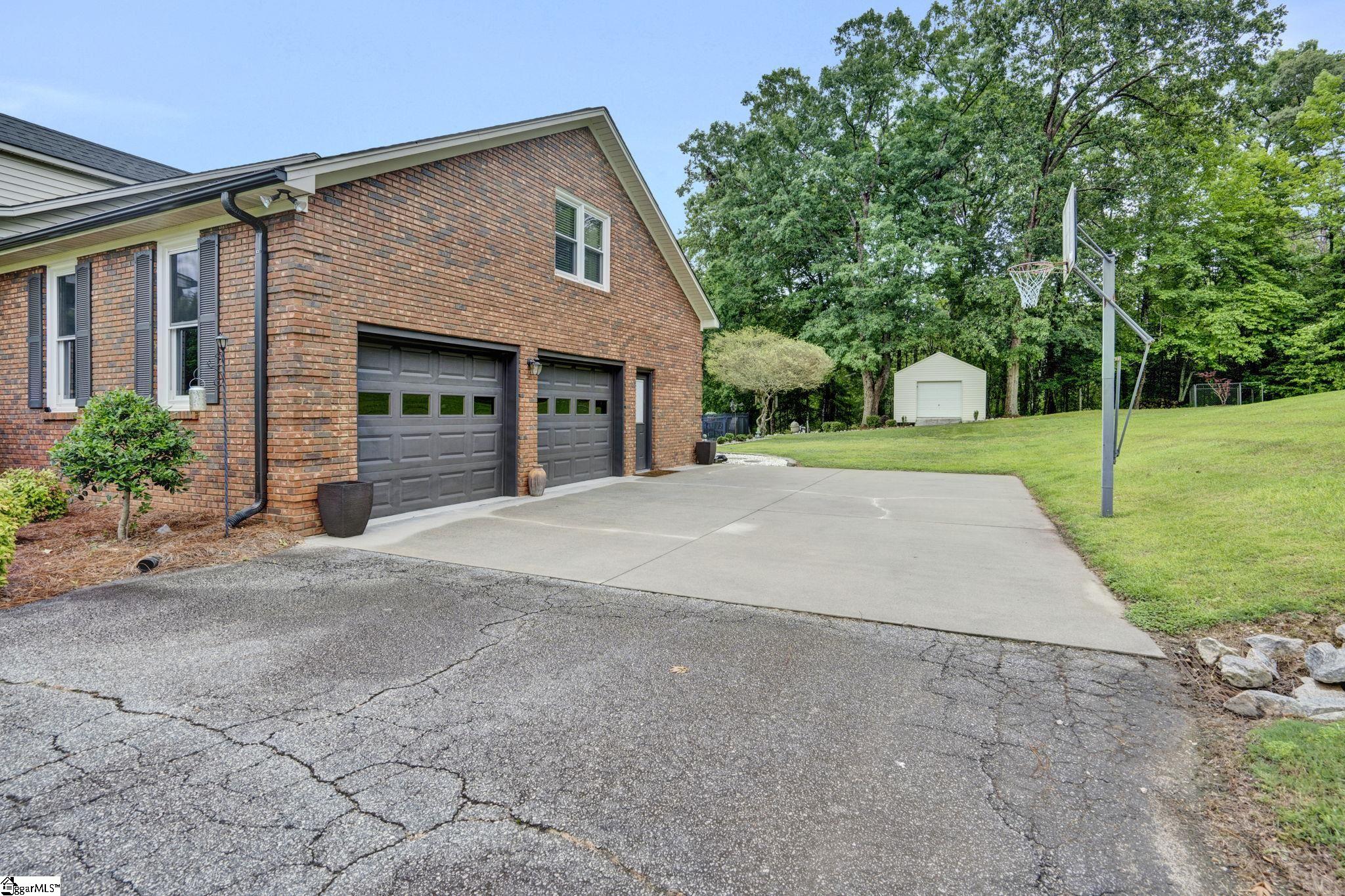 635 Dacusville Road Marietta, SC 29661 - Photo 2 of 45