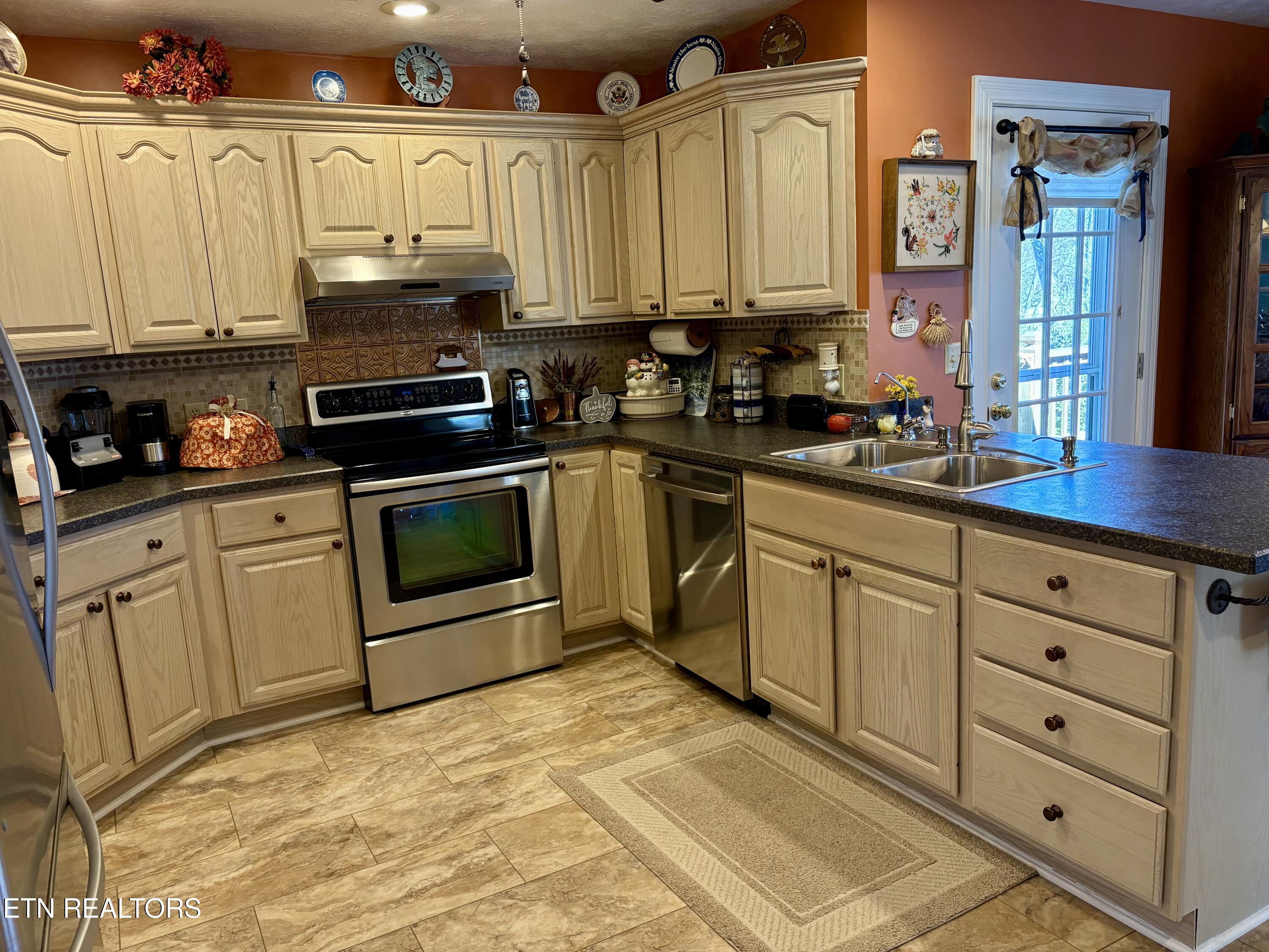 222 Amherst Lane Crossville, TN 38558 - Photo 14 of 43 IMG_3184