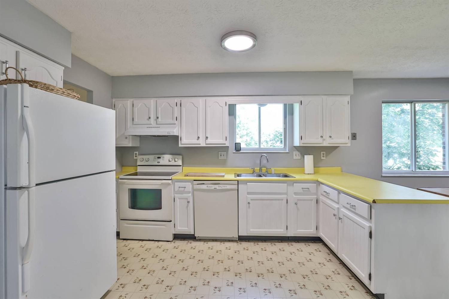 11992 Kenn Road Springdale, OH 45246 - Photo 15 of 46