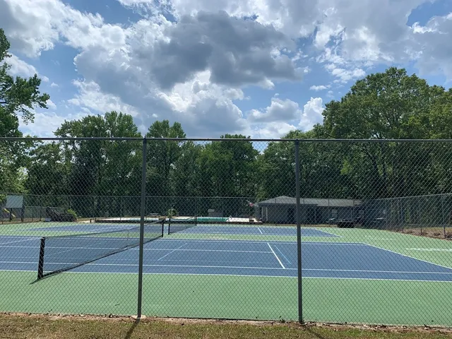 a view of a tennis court