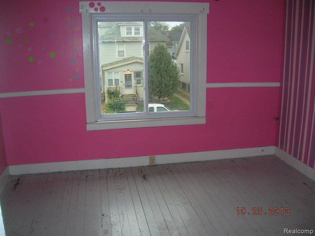 78 Maple Street River Rouge, MI 48218 - Photo 7 of 8 DSCN5178