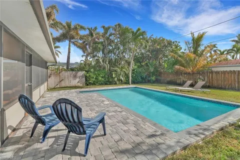 $699,900 | 754 95th Avenue North, Naples, FL 34108