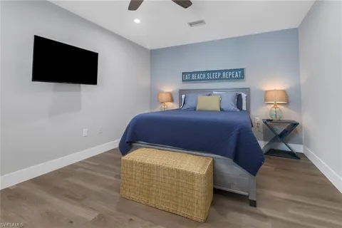 $699,900 | 754 95th Avenue North, Naples, FL 34108