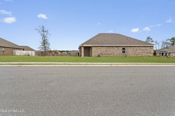 $299,900 | 5505 Leeds Lane, Biloxi, MS 39532