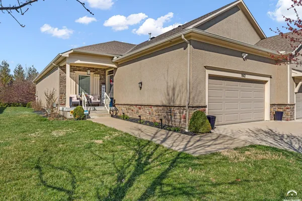 $575,000 | 2250 Lake Pointe Drive, Unit 1502, Lawrence, KS 66049