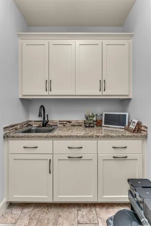 $575,000 | 2250 Lake Pointe Drive, Unit 1502, Lawrence, KS 66049