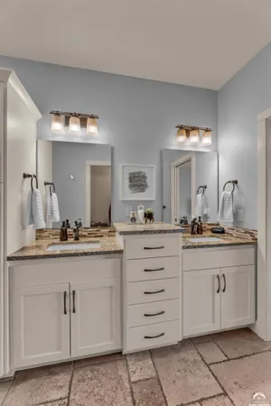 $575,000 | 2250 Lake Pointe Drive, Unit 1502, Lawrence, KS 66049