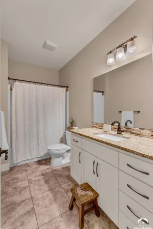 $575,000 | 2250 Lake Pointe Drive, Unit 1502, Lawrence, KS 66049