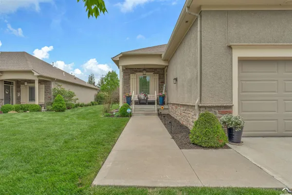 $575,000 | 2250 Lake Pointe Drive, Unit 1502, Lawrence, KS 66049