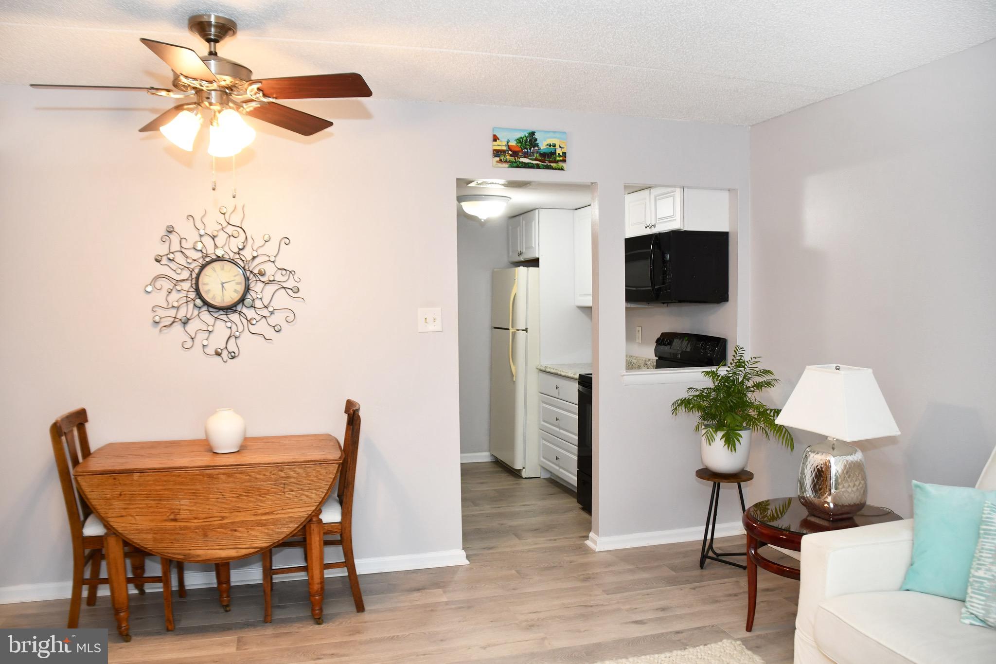 800 Avondale Road, Unit 7N Wallingford, PA 19086 - Photo 15 of 32 a living room with furniture and a potted plant