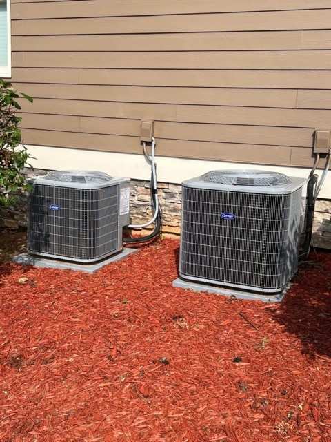 85 Ridgemont Lane Ellijay, GA 30536 - Photo 18 of 42 a view of outdoor space and garage