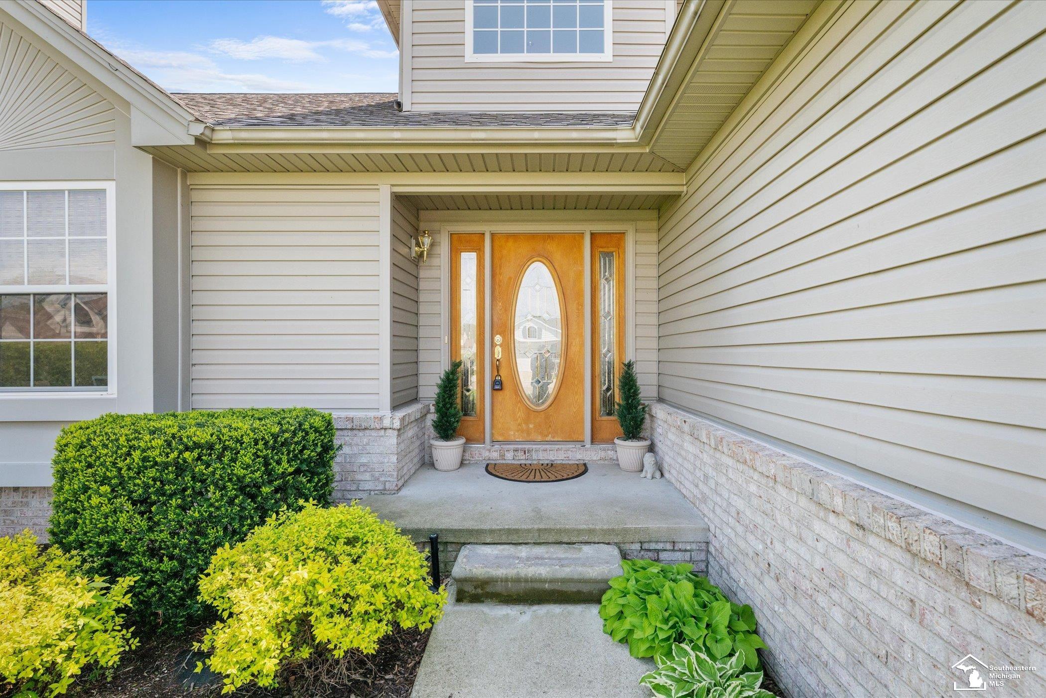 4402 Quail Ridge Lane Newport, MI 48166 - Photo 5 of 57 50174312-26e85074-9d6f-4ee6-b21a-dfbb4d392acd.JPG