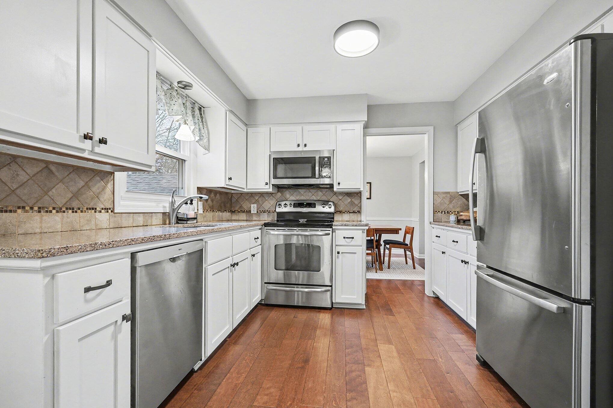 2211 Ridgewood Avenue Southeast Grand Rapids, MI 49546 - Photo 6 of 30 6