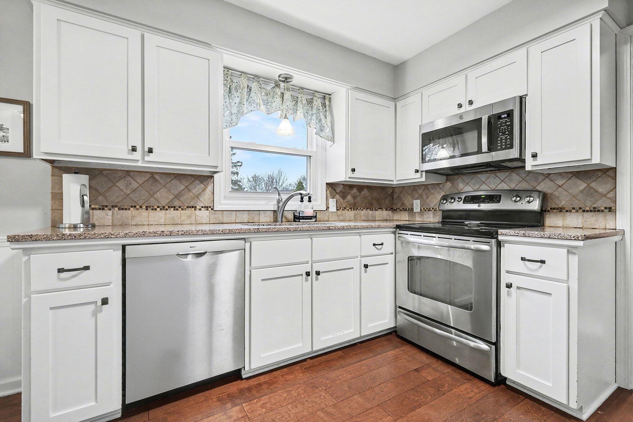 2211 Ridgewood Avenue Southeast Grand Rapids, MI 49546 - Photo 7 of 30 7
