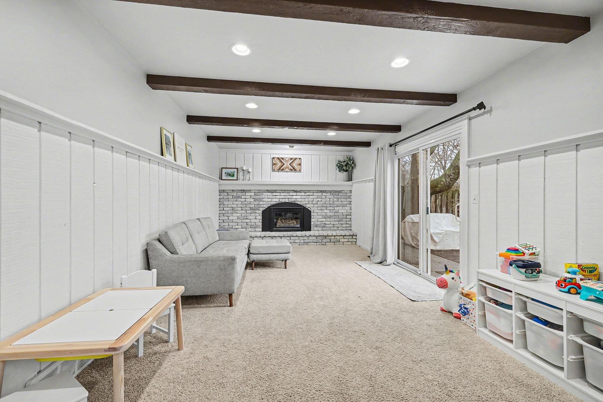 2211 Ridgewood Avenue Southeast Grand Rapids, MI 49546 - Photo 10 of 30 9