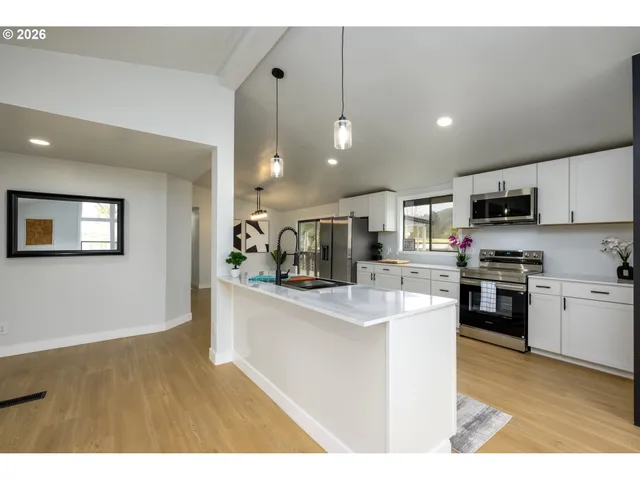 $120,000 | 102 Molalla Court, Roseburg, OR 97470