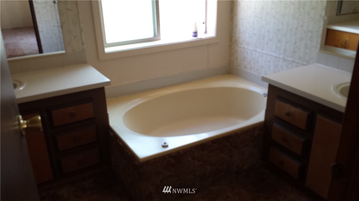 7591 Rd D.5 Northeast Moses Lake, WA 98837 - Photo 14 of 23 Gallery Image 14