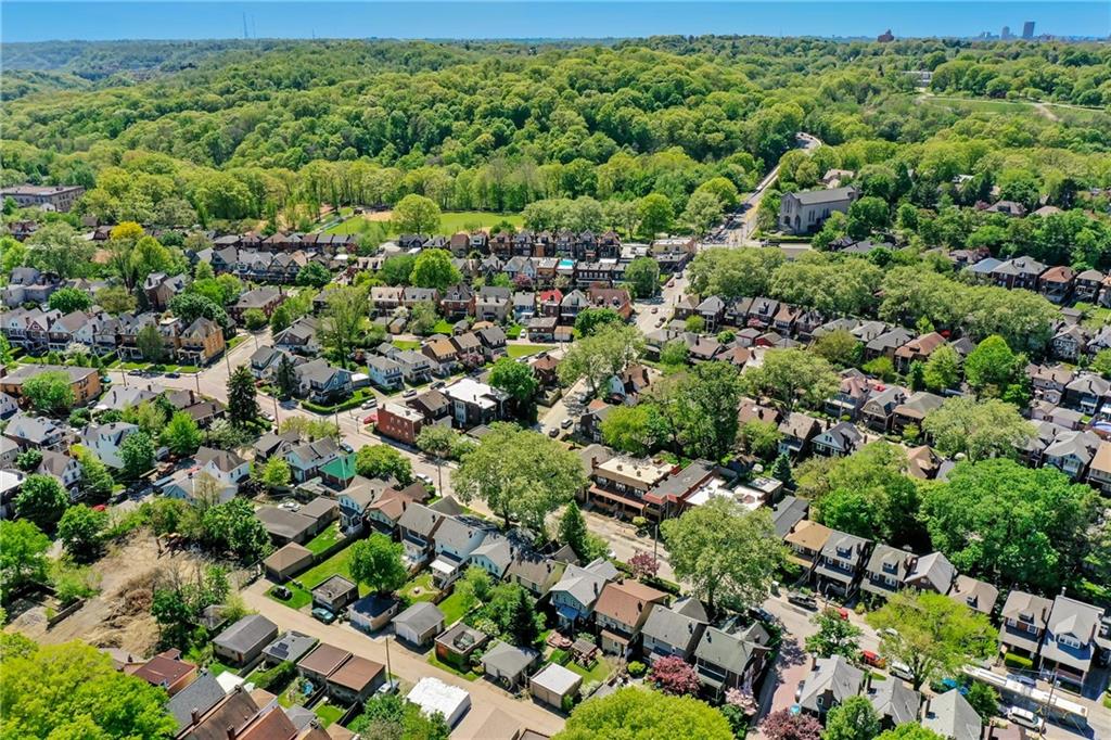 531 Peebles Street Pittsburgh, PA 15221 - Photo 27 of 30 a view of a city