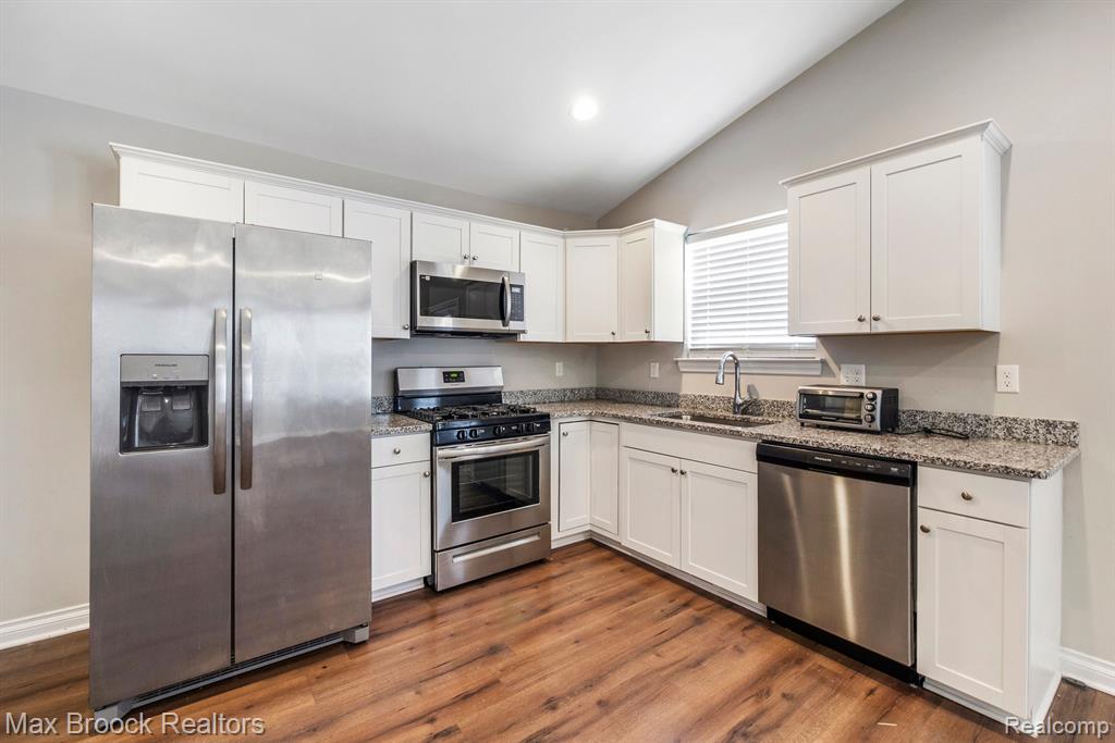 26730 Rialto Street Madison Heights, MI 48071 - Photo 8 of 21