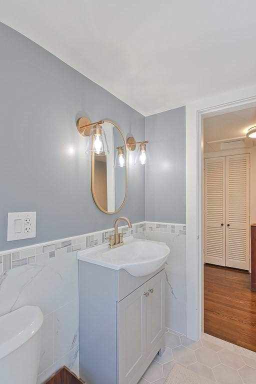 29 Oaks Road Framingham, MA 01702 - Photo 14 of 32 Gallery Image 14