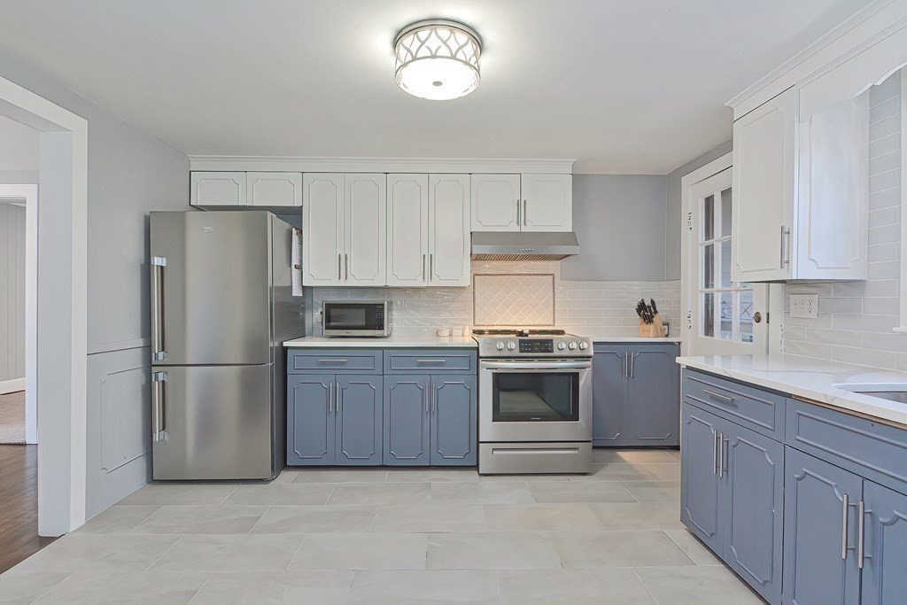29 Oaks Road Framingham, MA 01702 - Photo 5 of 32 Gallery Image 5
