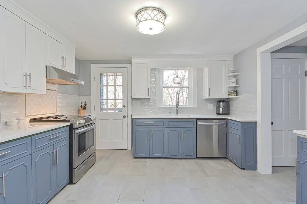 29 Oaks Road Framingham, MA 01702 - Photo 7 of 32 Gallery Image 7