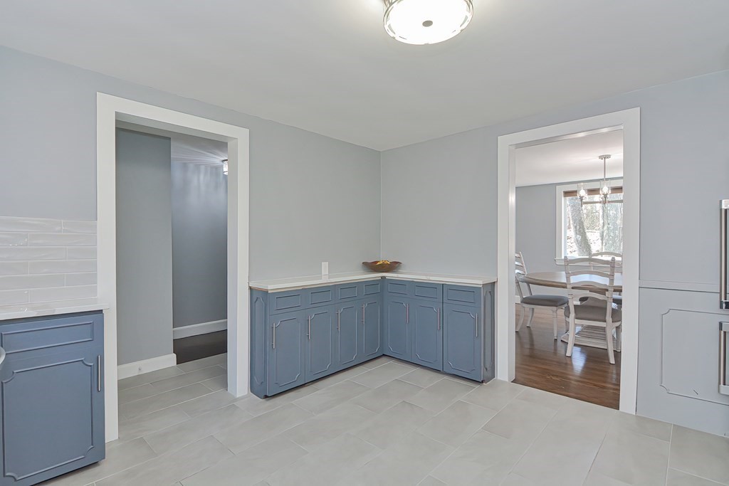 29 Oaks Road Framingham, MA 01702 - Photo 8 of 32 Gallery Image 8