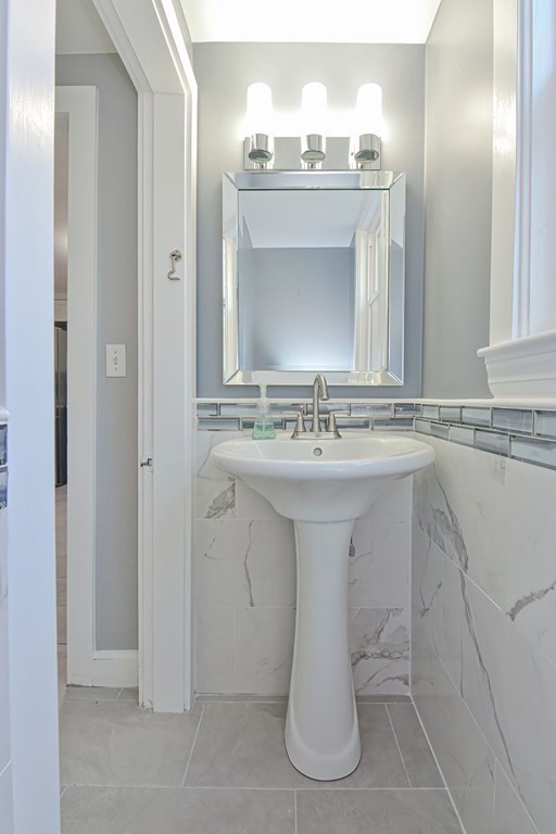 29 Oaks Road Framingham, MA 01702 - Photo 9 of 32 Gallery Image 9