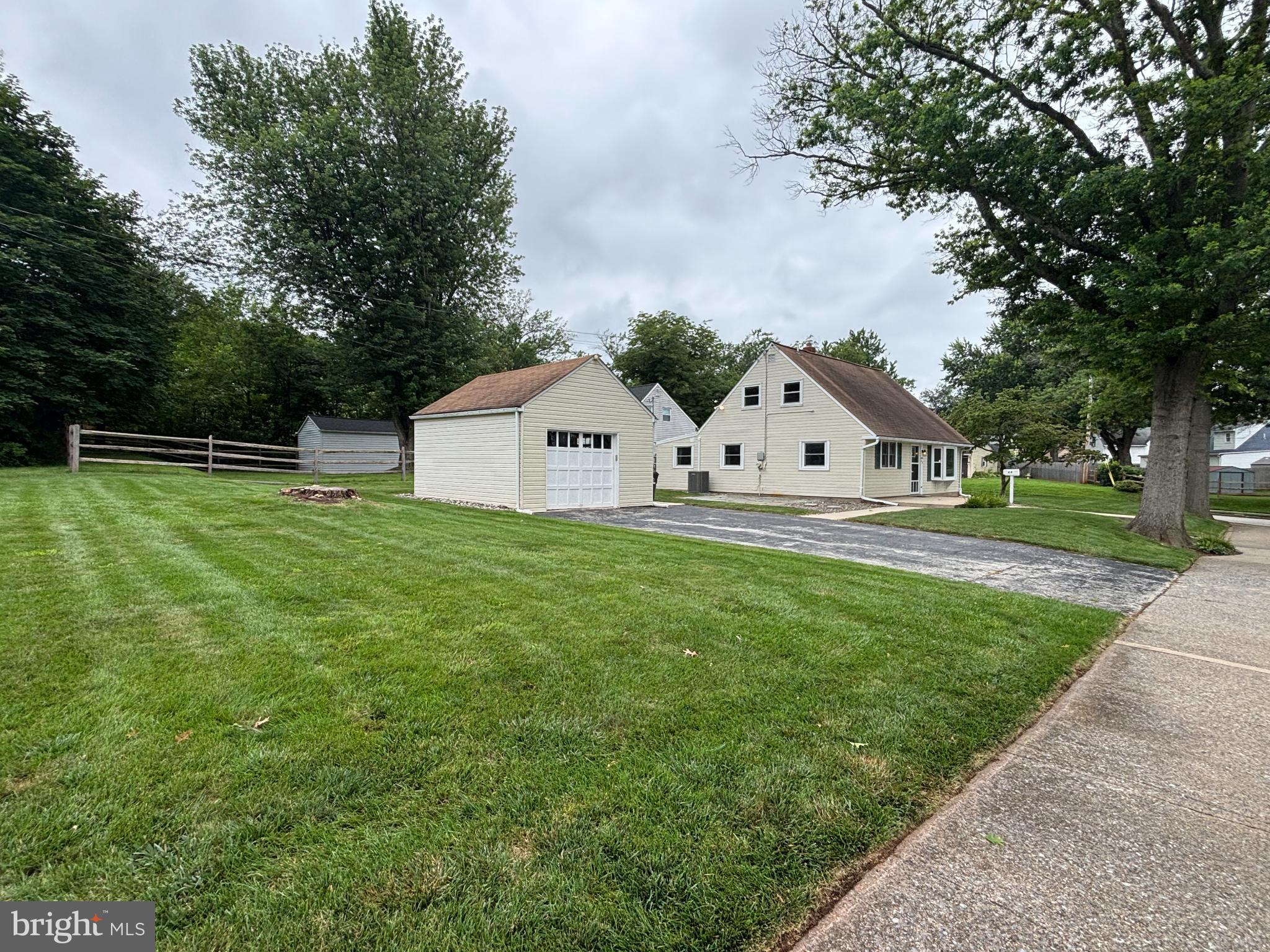 64 Valley Road Phoenixville, PA 19460 - Photo 22 of 25 Large side yard