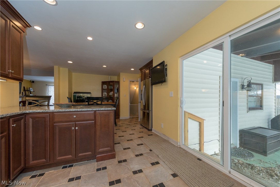4540 Greenwold Road South Euclid, OH 44121 - Photo 5 of 34 kitchen