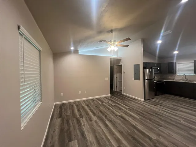 $1,350 | 18648 Northwest 246th Street, Unit 1, High Springs, FL 32643