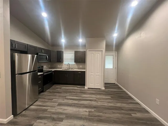 $1,350 | 18648 Northwest 246th Street, Unit 1, High Springs, FL 32643