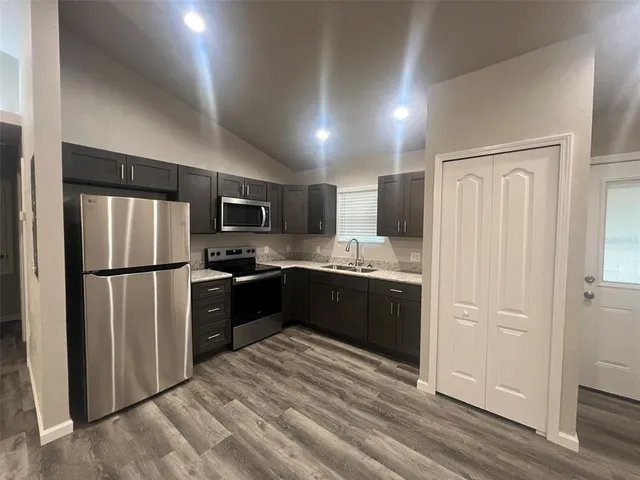 $1,350 | 18648 Northwest 246th Street, Unit 1, High Springs, FL 32643