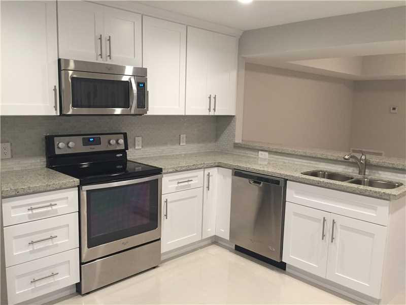 7474 Champagne Place, Unit 7474 Boca Raton, FL 33433 - Photo 10 of 17 Kitchen.