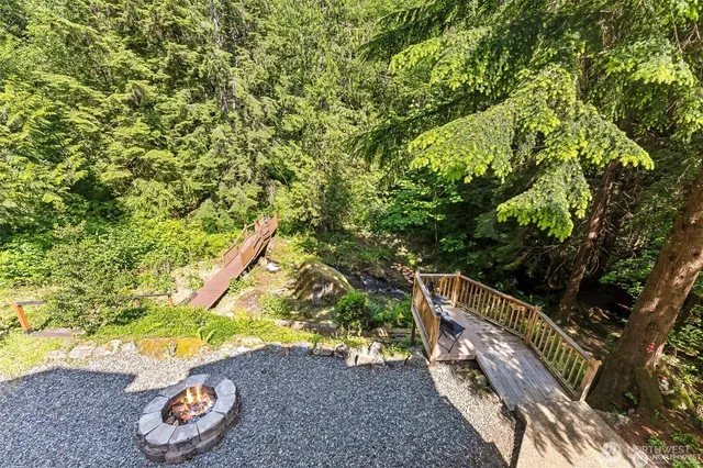 a view of an entryway with sitting area