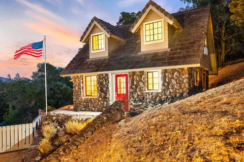 $2,295,000 | 607 Wild Oak Drive, Santa Rosa, CA 95409