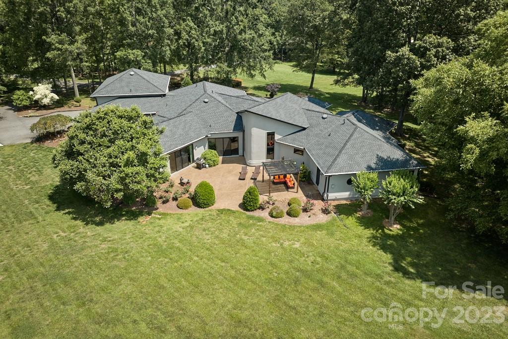 290 Stable Gate Drive Campobello, SC 29322 - Photo 14 of 39 an aerial view of a house