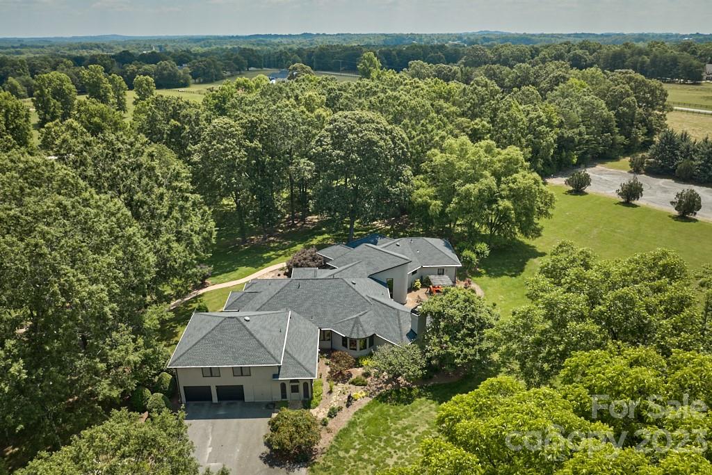 290 Stable Gate Drive Campobello, SC 29322 - Photo 15 of 39 an aerial view of a house