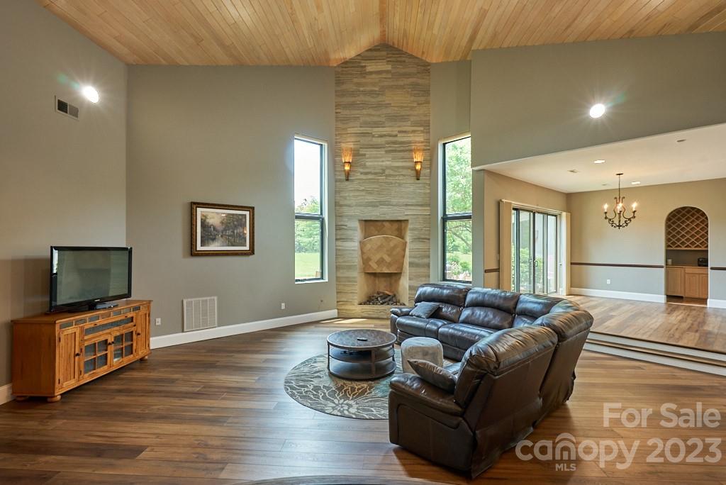 290 Stable Gate Drive Campobello, SC 29322 - Photo 16 of 39 a living room with furniture and a flat screen tv