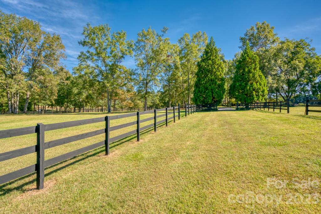 290 Stable Gate Drive Campobello, SC 29322 - Photo 37 of 39 a view of a pool with an outdoor space
