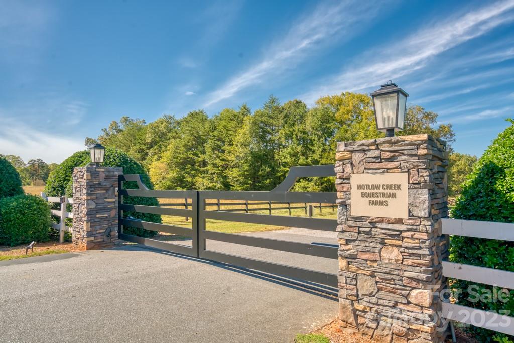 290 Stable Gate Drive Campobello, SC 29322 - Photo 38 of 39 a view of a terrace