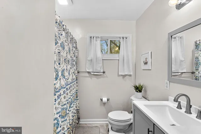 $2,000 | 219 Josephine Street, Berryville, VA 22611