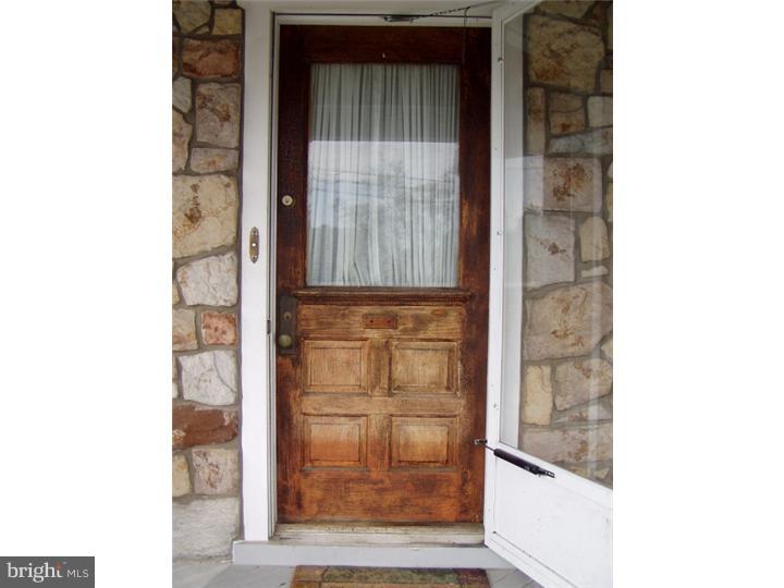 327 Nicholson Road Ridley Park, PA 19078 - Photo 2 of 24