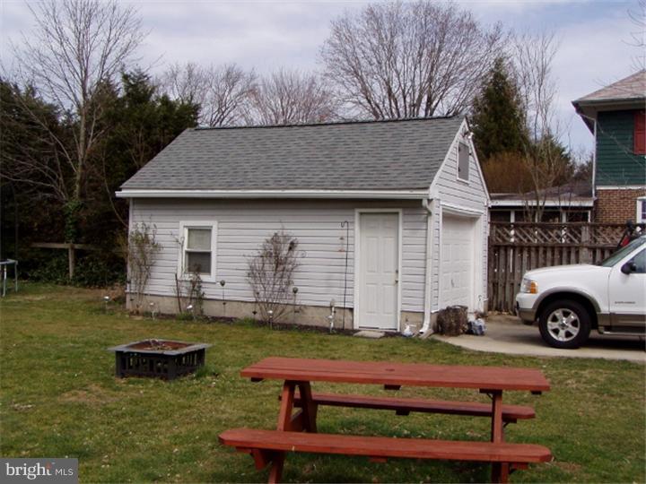 327 Nicholson Road Ridley Park, PA 19078 - Photo 3 of 24
