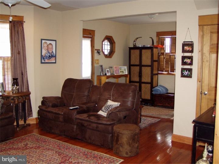 327 Nicholson Road Ridley Park, PA 19078 - Photo 4 of 24