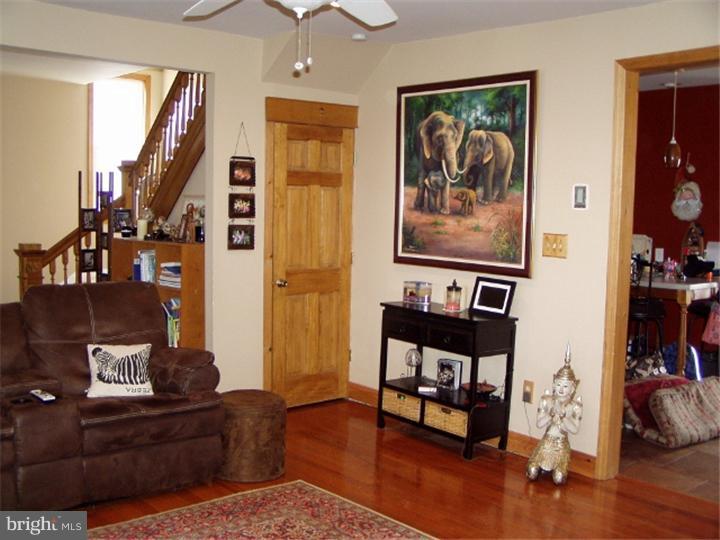 327 Nicholson Road Ridley Park, PA 19078 - Photo 5 of 24