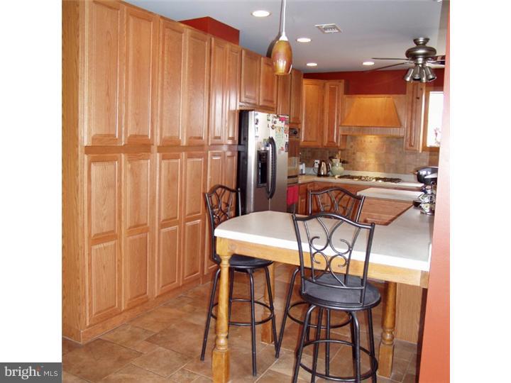 327 Nicholson Road Ridley Park, PA 19078 - Photo 9 of 24