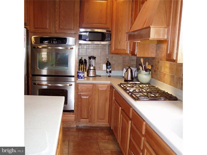 327 Nicholson Road Ridley Park, PA 19078 - Photo 10 of 24