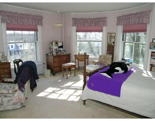 21 Hawthorn Road Brookline, MA 02445 - Photo 8 of 11 Gallery Image 8