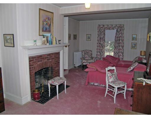 21 Hawthorn Road Brookline, MA 02445 - Photo 10 of 11 Gallery Image 10